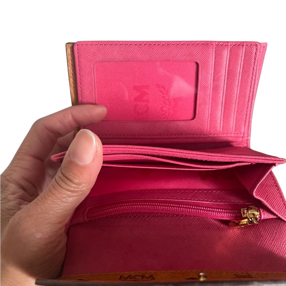 92 MCM  Visetos Glam Trifold Front Snap Wallet - Picture 8 of 10